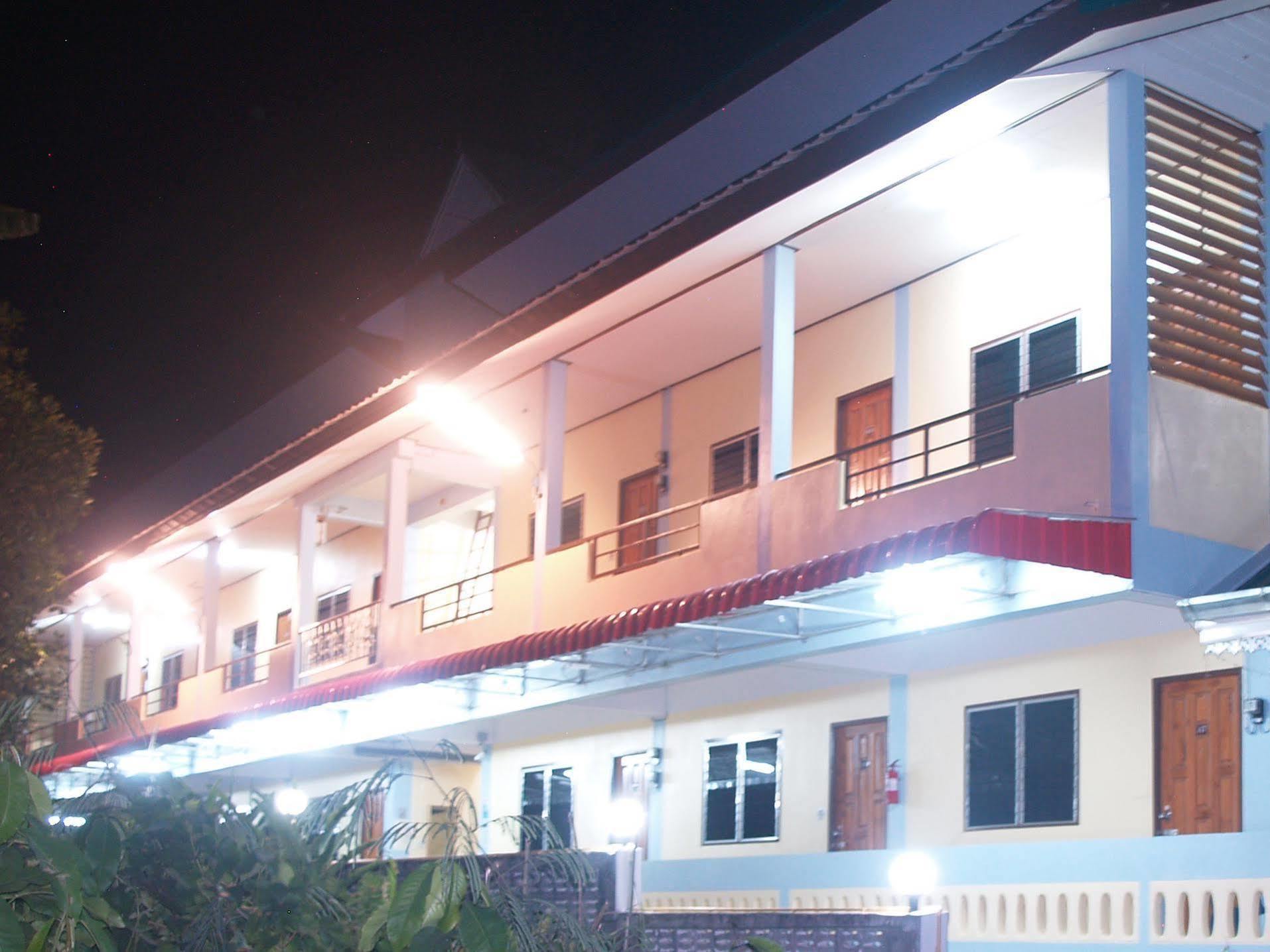 Sangaroon Hotel Pua Exterior photo